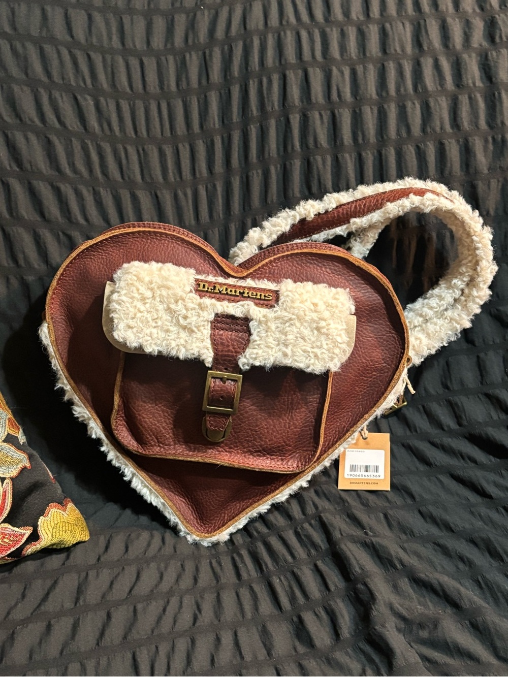 NWT Dr Martens Heart Backpack - Picture 3 of 7
